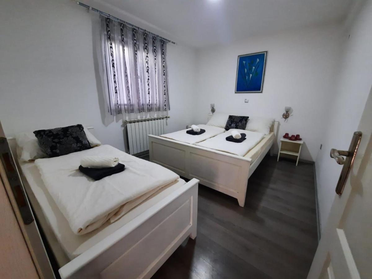 Filip Hotel Korenica Esterno foto